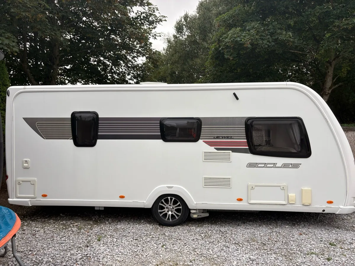 ⭐️Sterling Eccles Fixed Bed - Immaculate Condition - Image 4