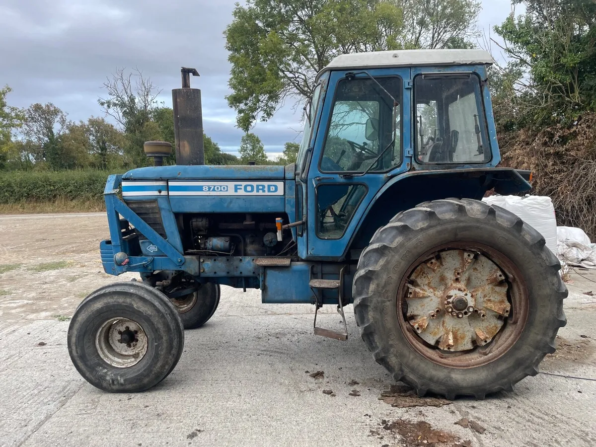 Ford 8700 - Image 1