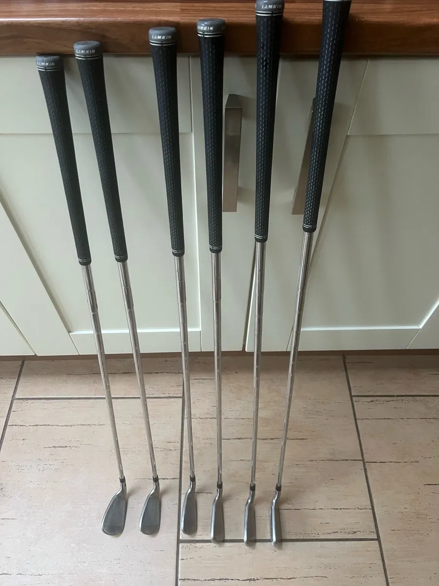 Sim2 max Golf irons PW-5i - Image 3