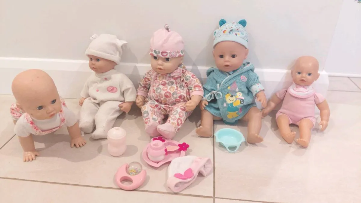 Dolls, buggies and accessories - Image 1