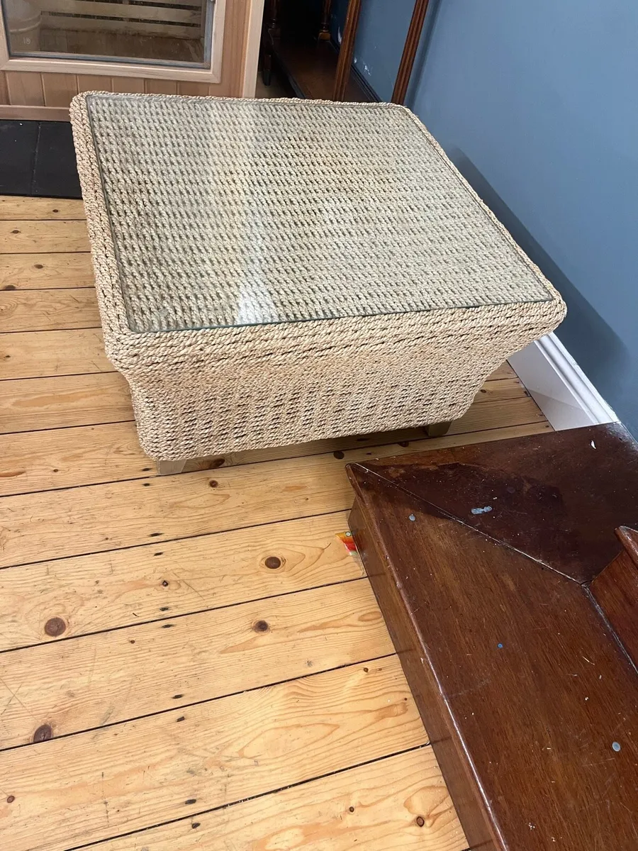 Marks and Spencer  wickerCounch and seat set with - Image 4
