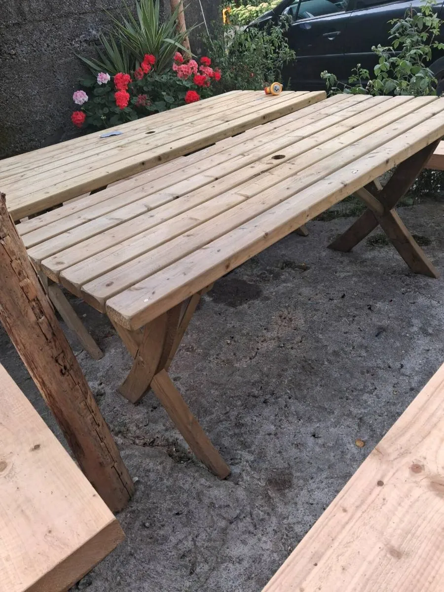 Garden table - Image 1