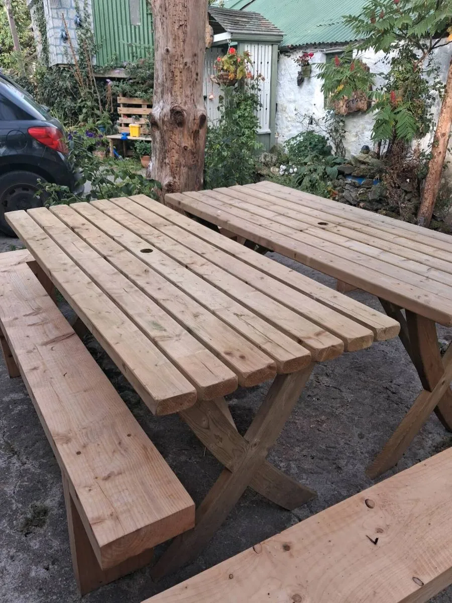 Garden table - Image 2