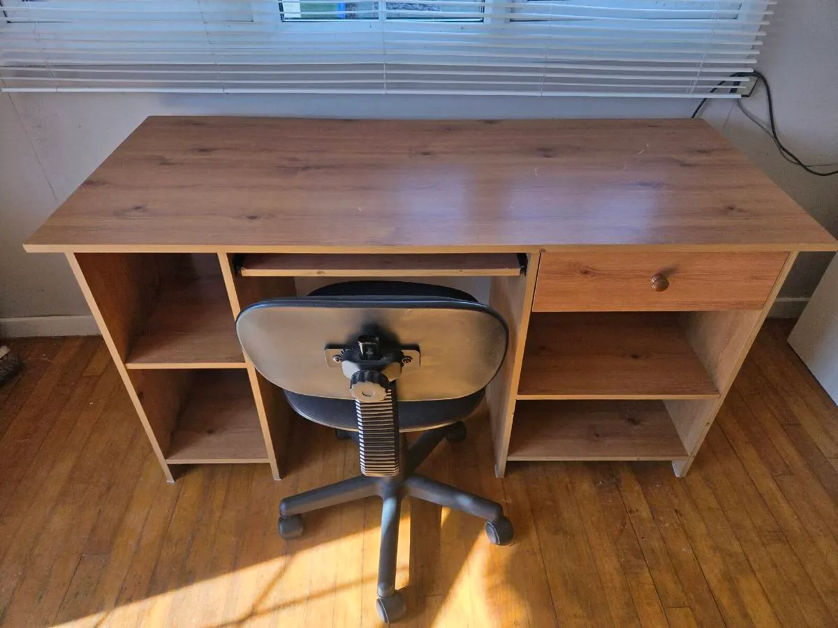Office Desk and chair - Image 2