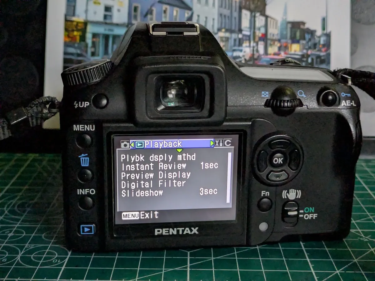 Pentax K100D Super DSLR camera - Image 4