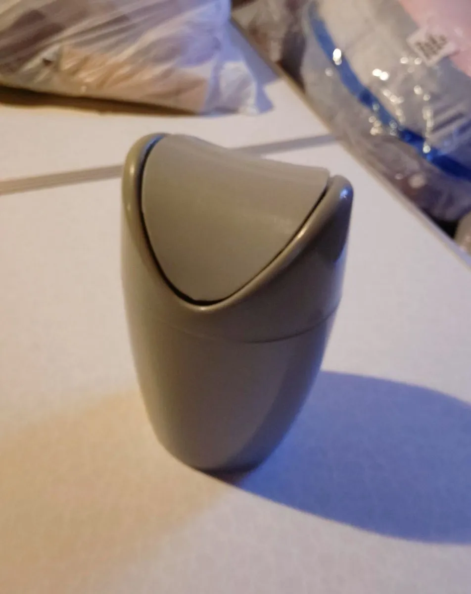 SMALL GREY TABLE TOP SWING BIN. - Image 1