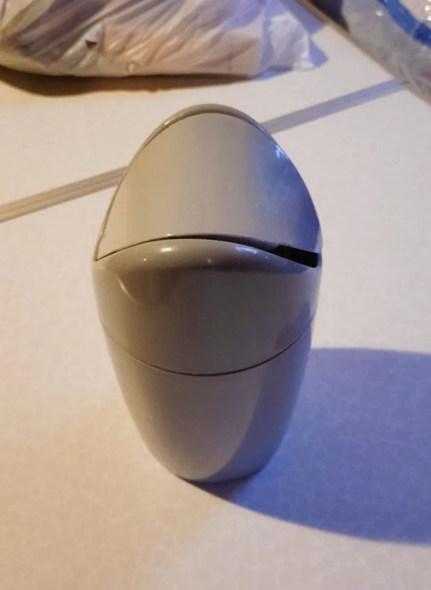 SMALL GREY TABLE TOP SWING BIN. - Image 2