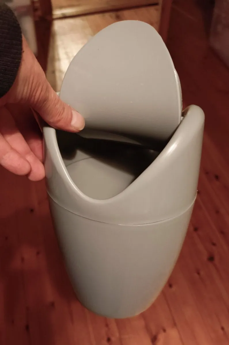 SMALL GREY TABLE TOP SWING BIN. - Image 3