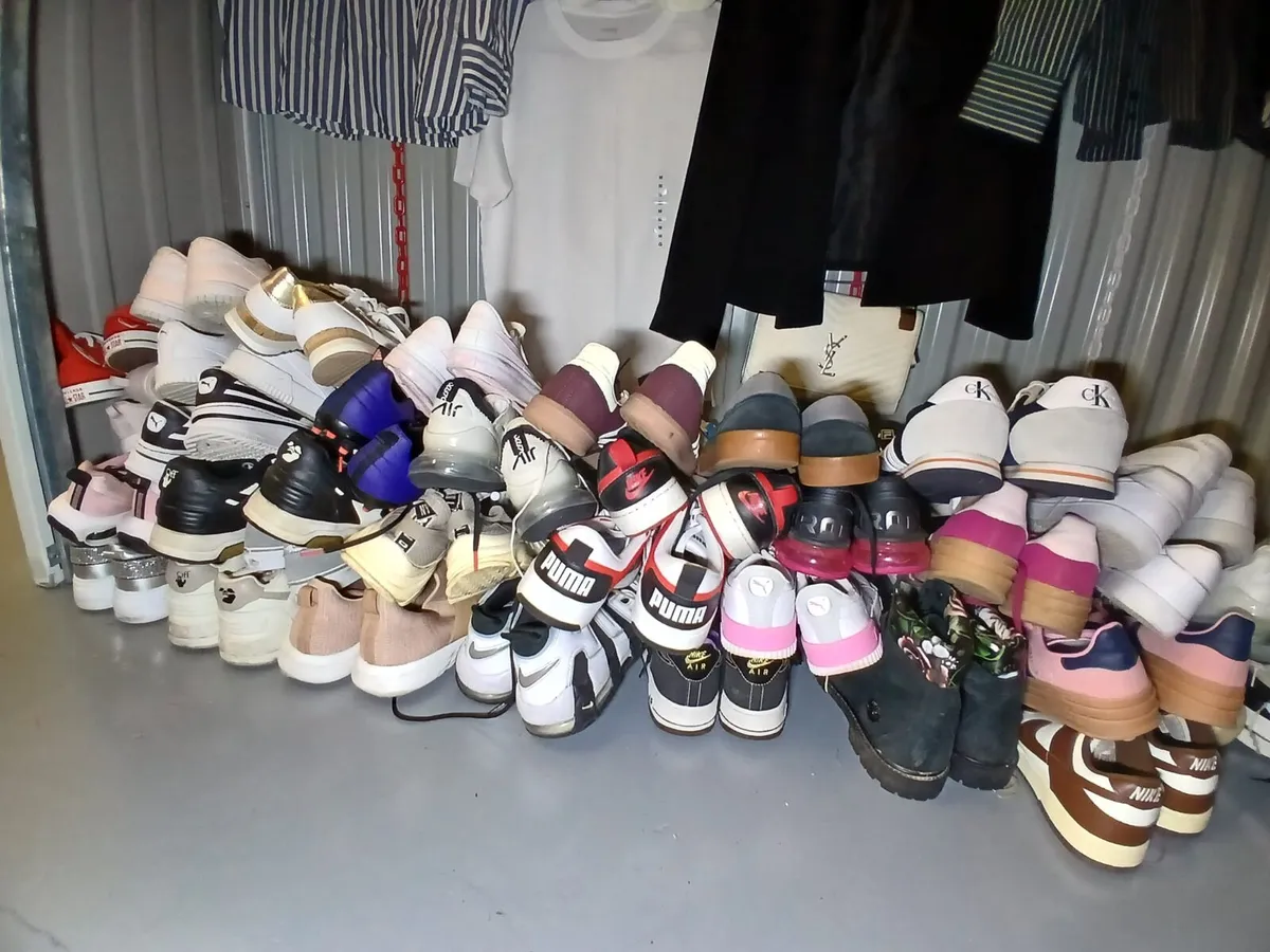 High-quality second-hand trainers, women’s handbag - Image 4