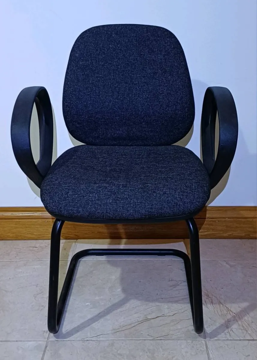 Teknik Fabric Meeting Room Chair - Image 2