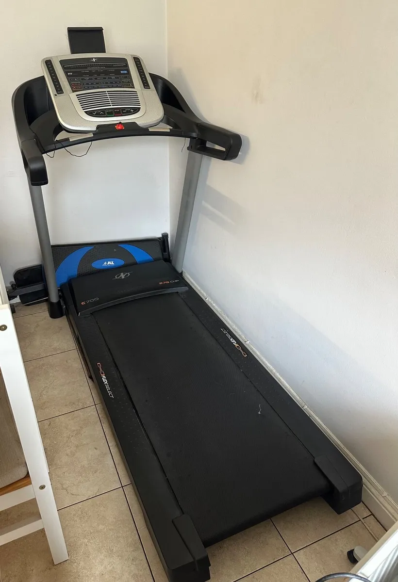NordicTrack C700 treadmill (Model NETL90716) - Image 3