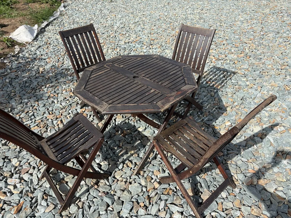 foldable x4 chairs + 1 table - Image 4
