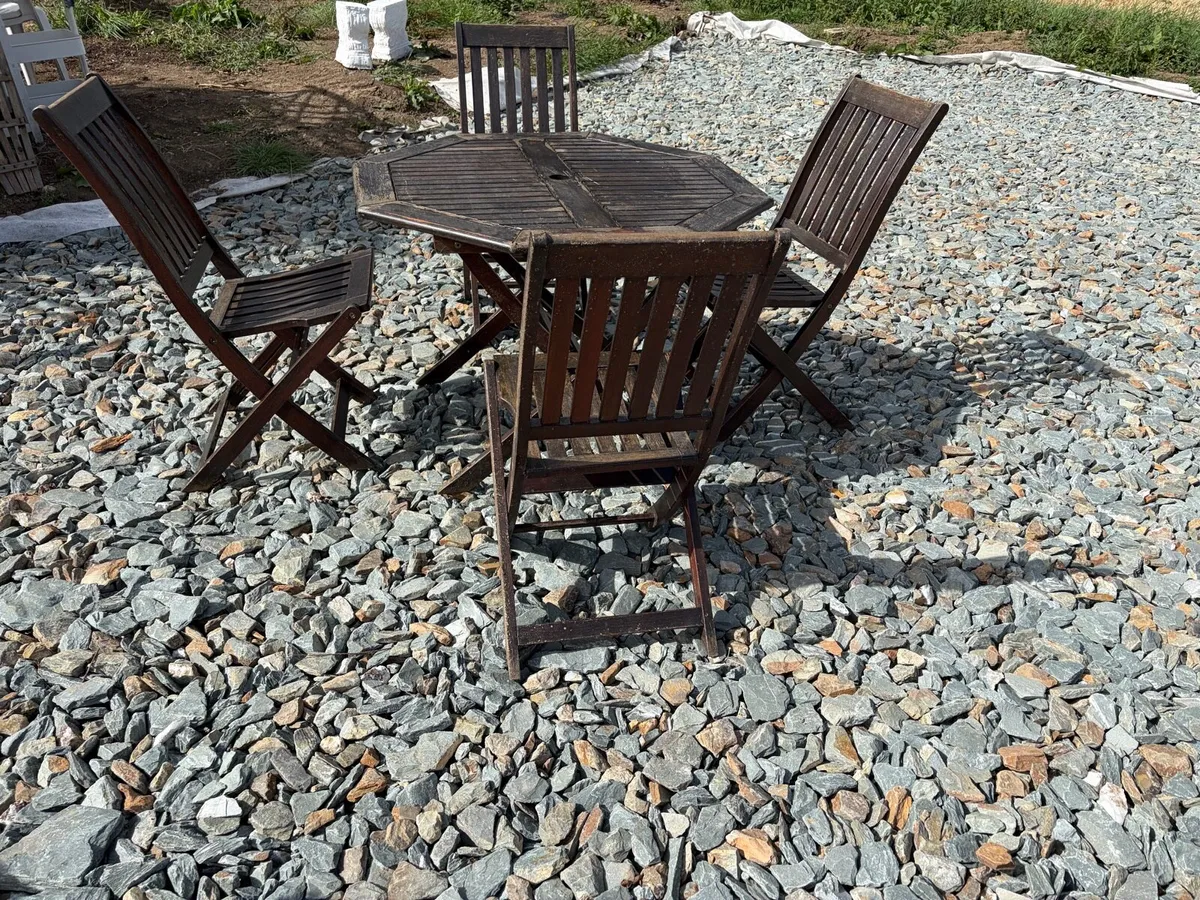 foldable x4 chairs + 1 table - Image 2