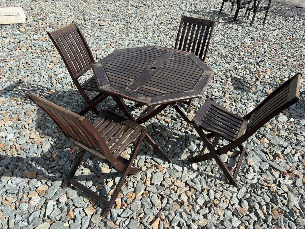 foldable x4 chairs + 1 table - Image 3