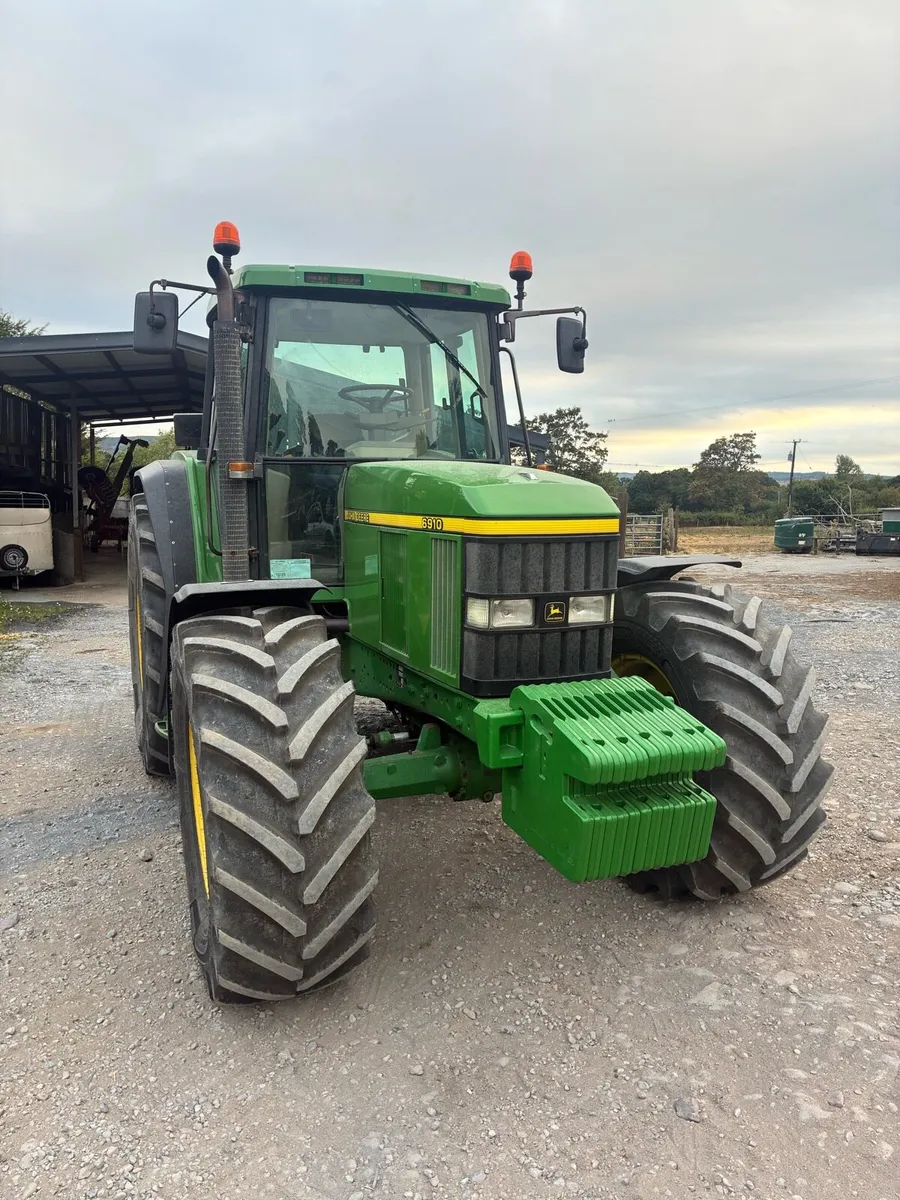 John Deere 6910s - Image 4