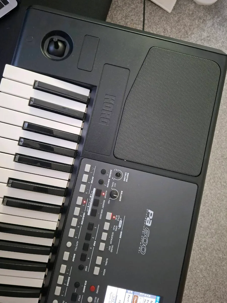 Korg Pa 600 - Image 4