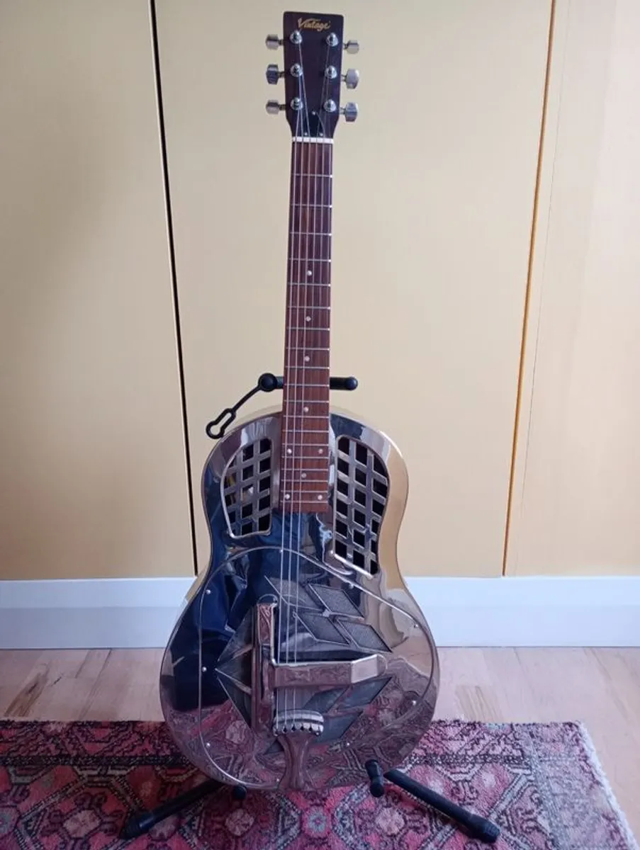 Tricone Resonator Guitar, Vintage Amg2, Hardcase - Image 1