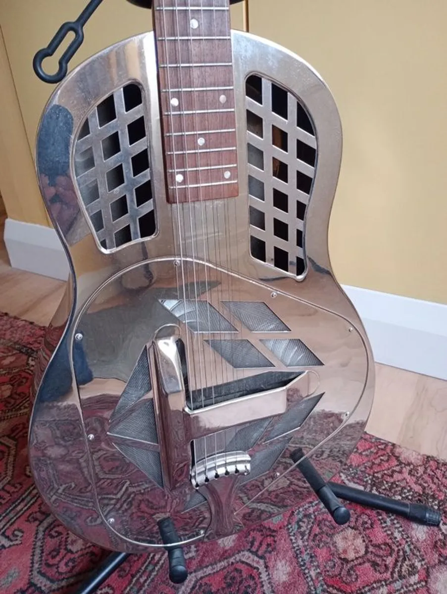Tricone Resonator Guitar, Vintage Amg2, Hardcase - Image 2