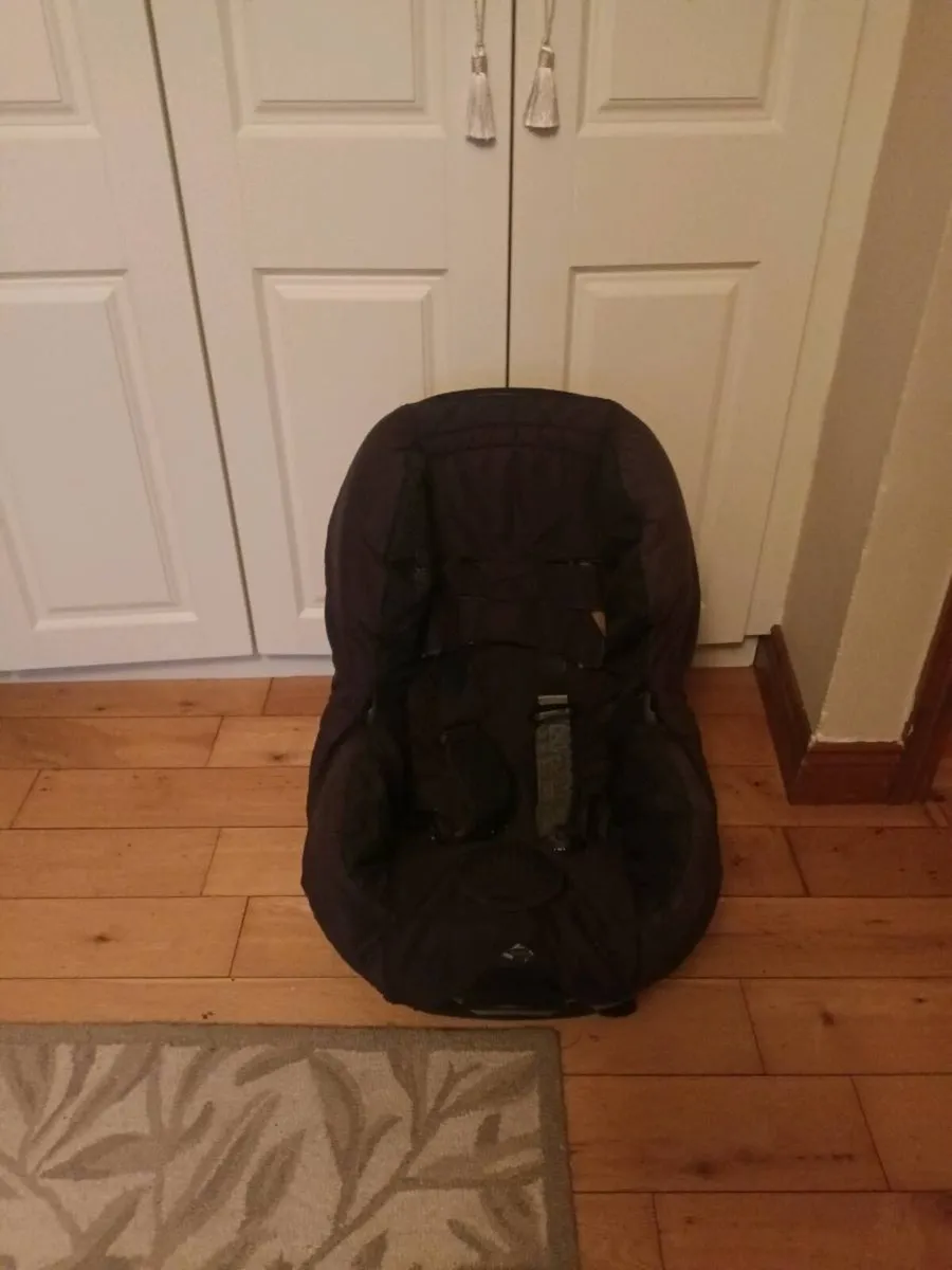 Car seat 💺 o - Image 1