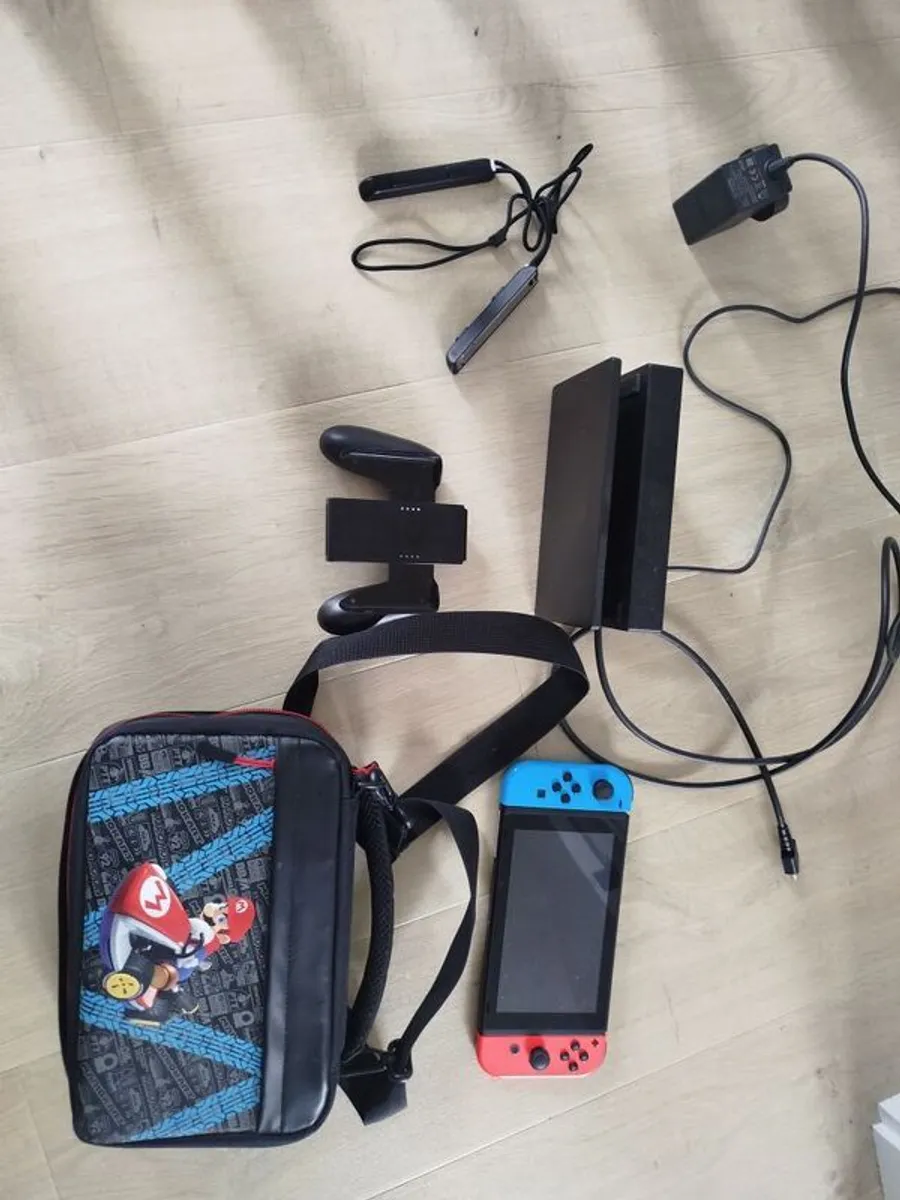 Nintendo Switch V2 - Image 1