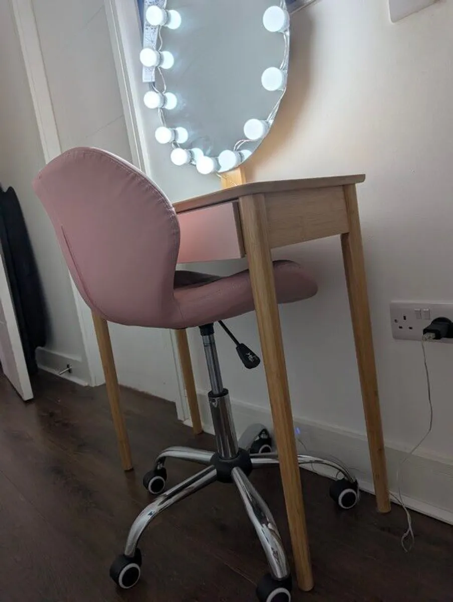 dressing table - Image 1