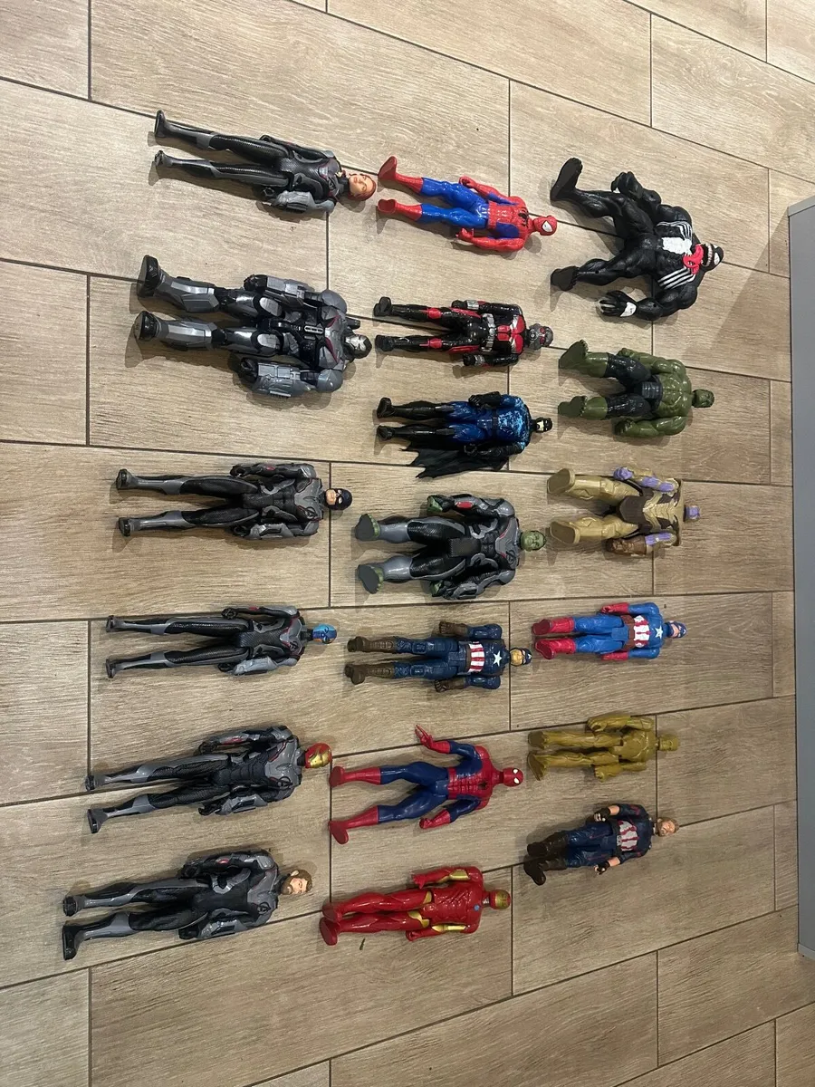 Action Figures and children’s books - Image 1