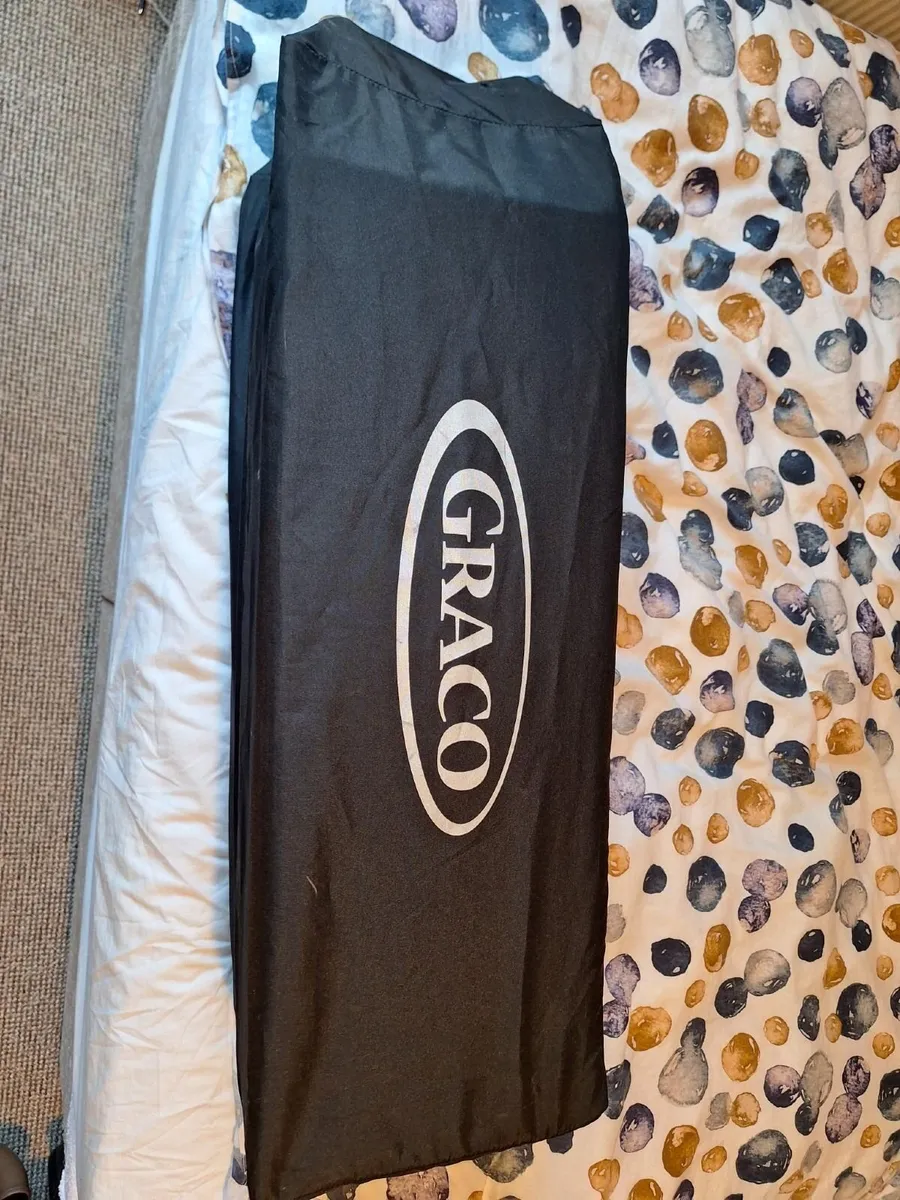 Graco Travel Cot - Image 2