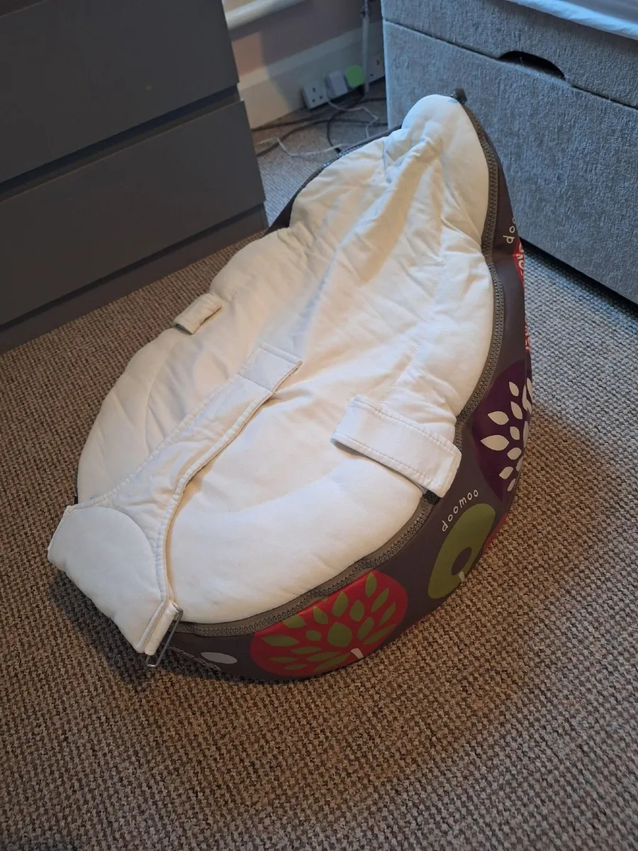 Doomoo Baby Seat - Image 1