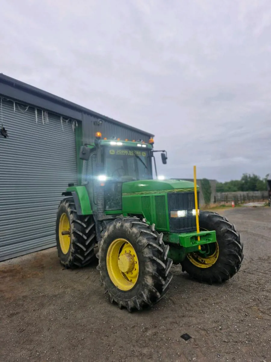 John Deere 7700 - Image 1