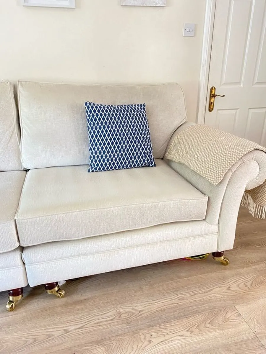 Cream couch - Image 4