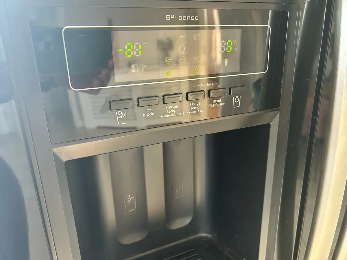 Whirlpool American Fridge Freezer - Image 2