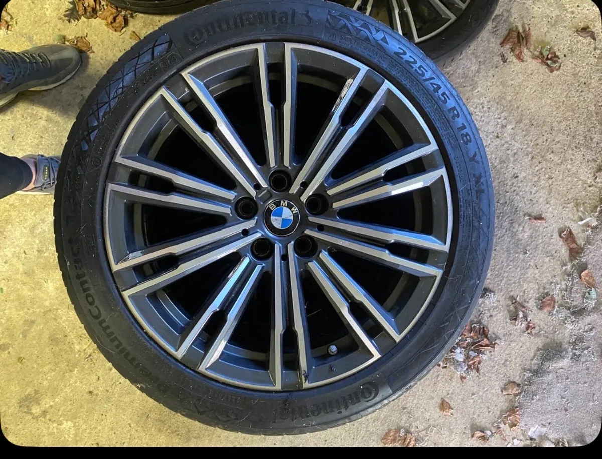 BMW alloys 18” - Image 1