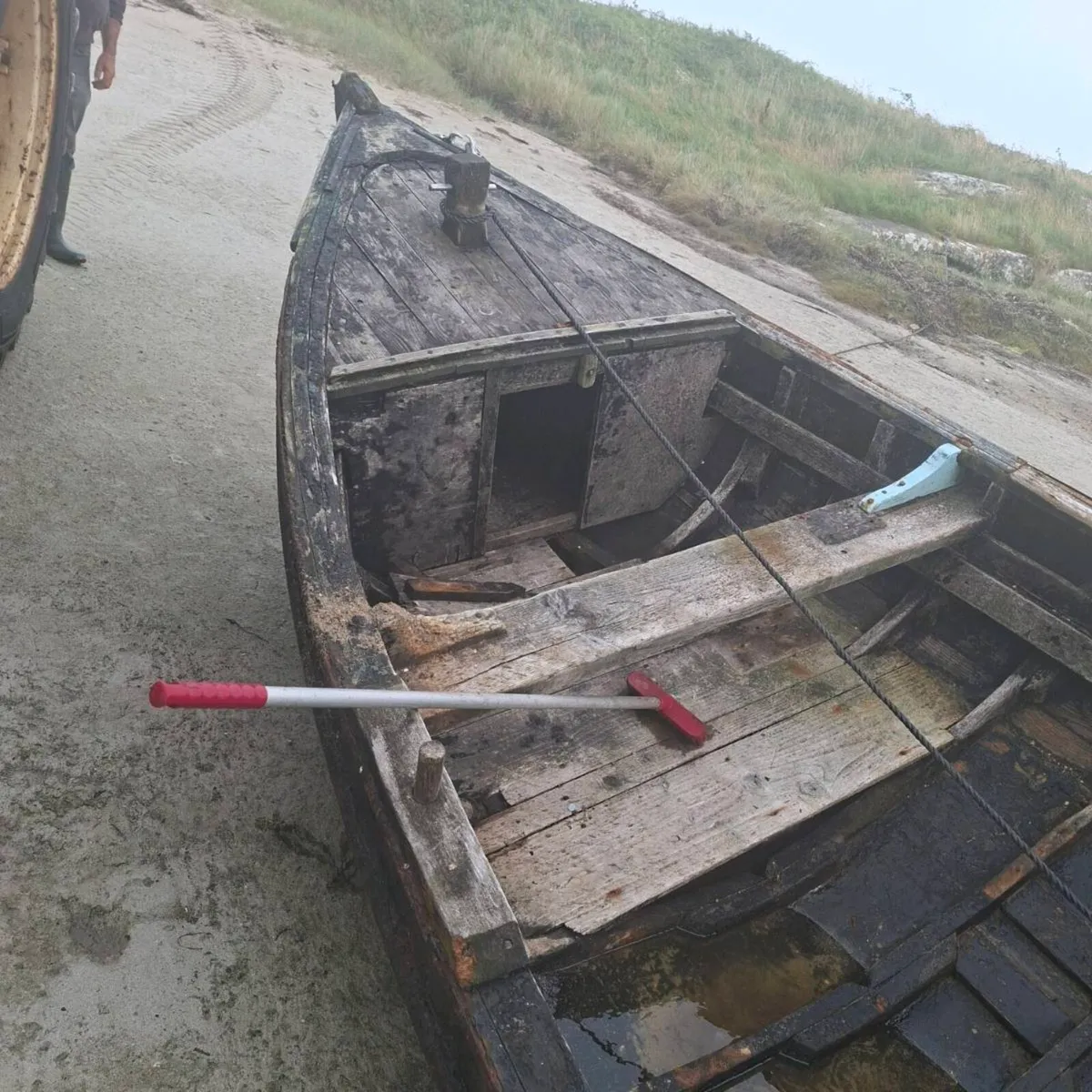 21 foot currach for sale and access hatch - Image 2