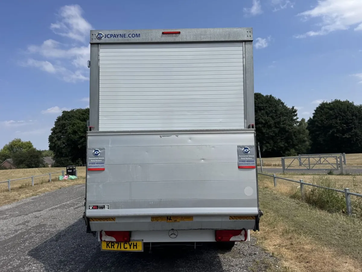2022 Mercedes-Benz Sprinter Luton Box Van - Image 4