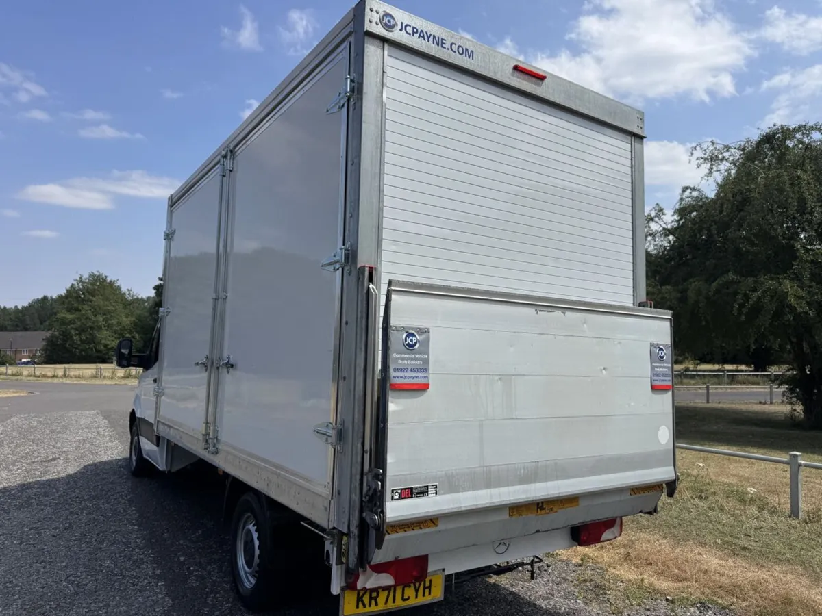 2022 Mercedes-Benz Sprinter Luton Box Van - Image 3