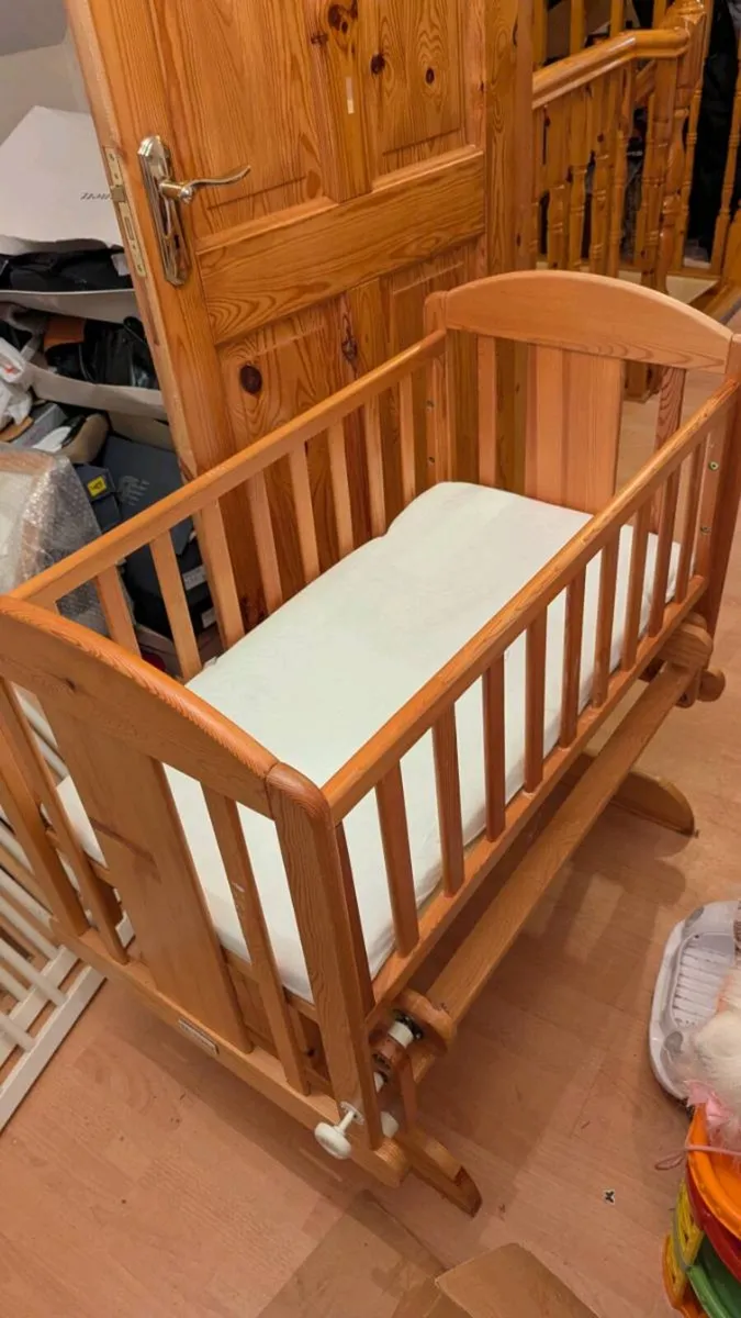 Gliding crib - Image 1