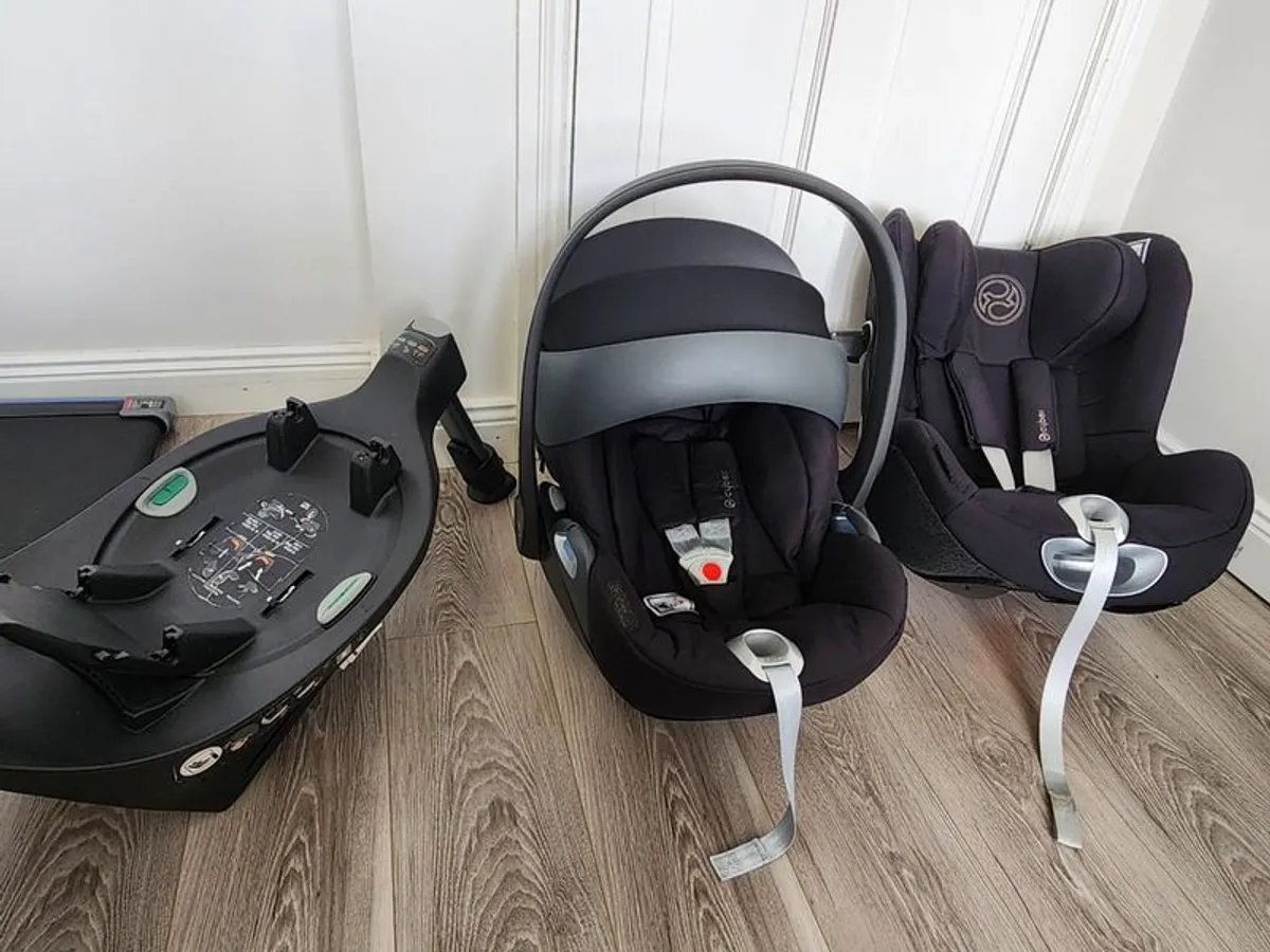 Cybex Z-Line Rotating car seat bundle (Birth to 4 years) - Image 1