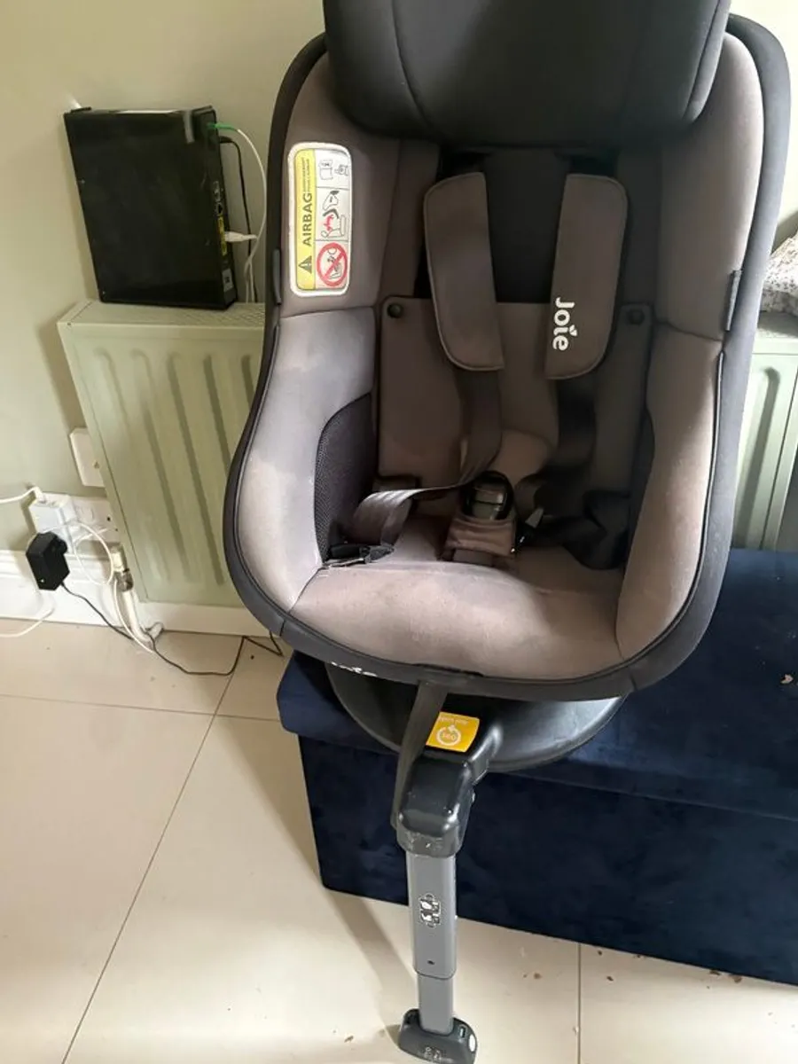 Joie 360 car seat - Image 1
