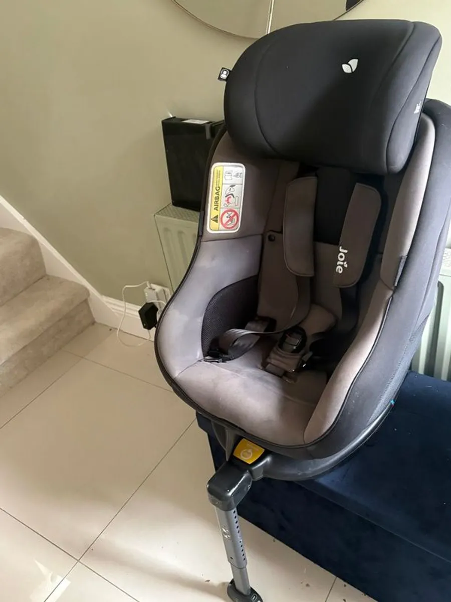 Joie 360 car seat - Image 2
