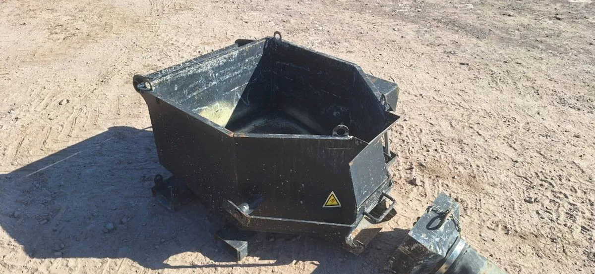 Manitou Concrete Skip - Image 1