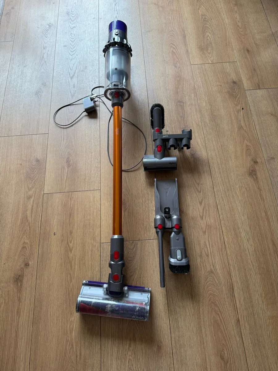 Dyson Cyclone V10 Absolute cordless vacuum - Image 1