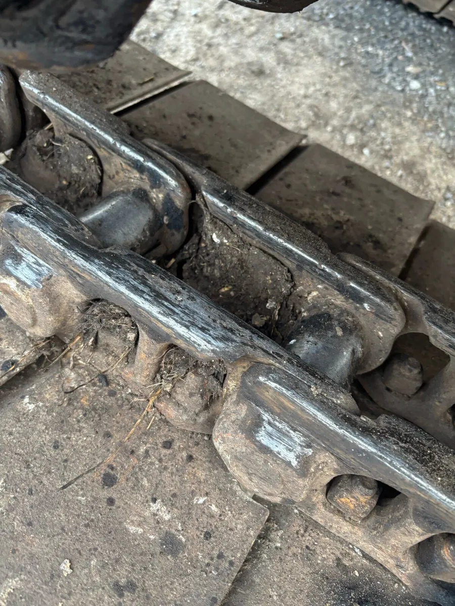 Tracks for 13/14 ton digger - Image 3