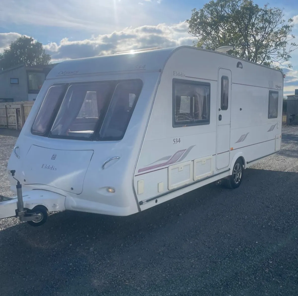 Eldiss 4/5 berth fixed bed & remote mover & Awning - Image 1