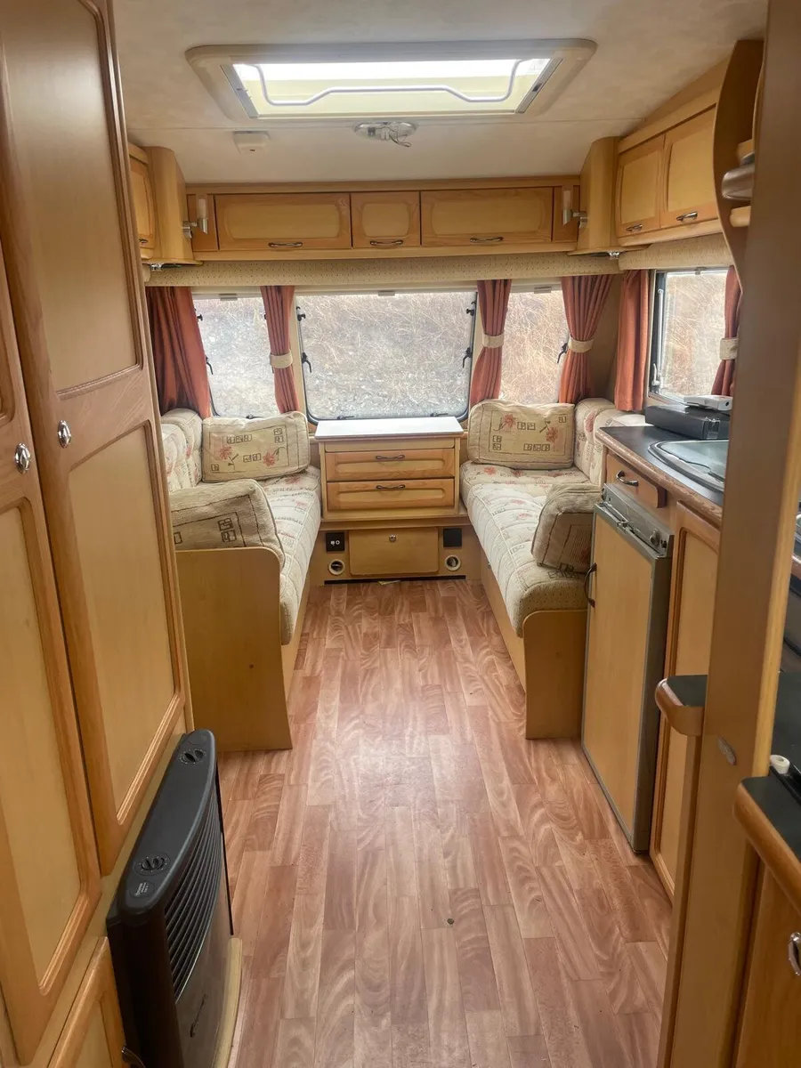 Eldiss 4/5 berth fixed bed & remote mover & Awning - Image 3