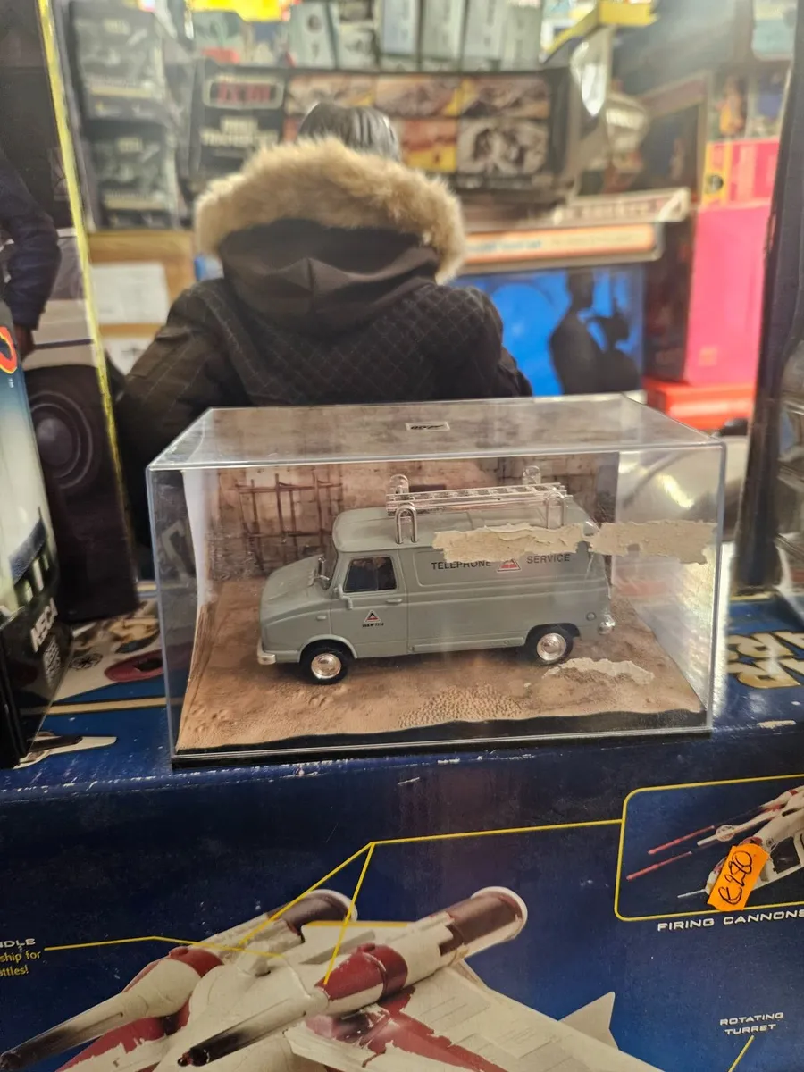 Corgi James Bond Van