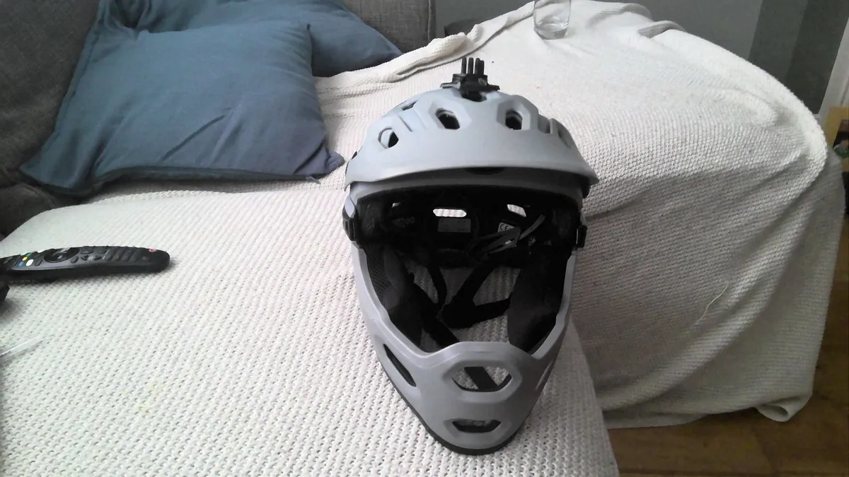 bicycle helmet - Image 1