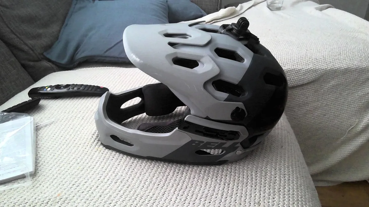 bicycle helmet - Image 4