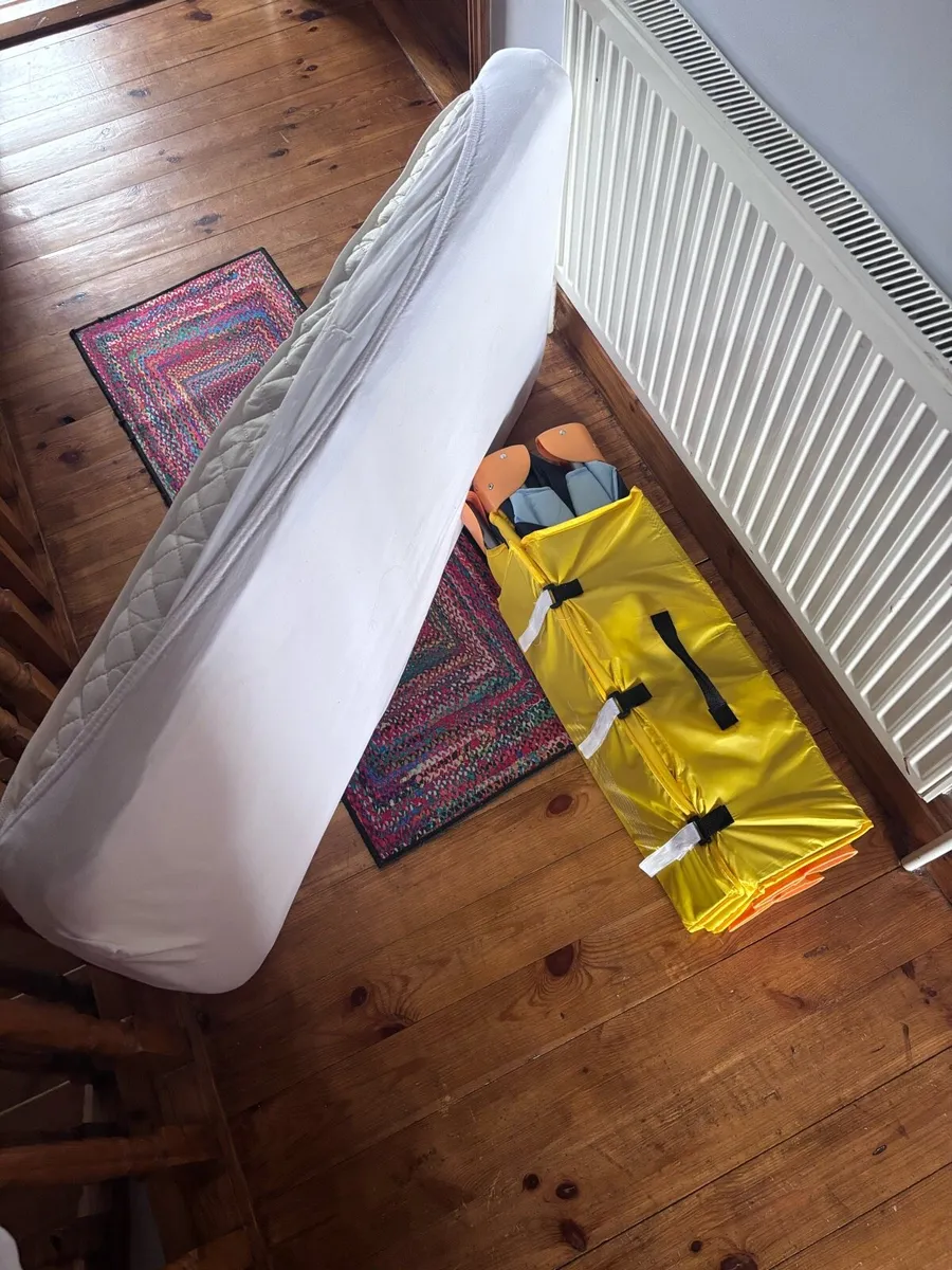 Portable Baby cot - Image 1
