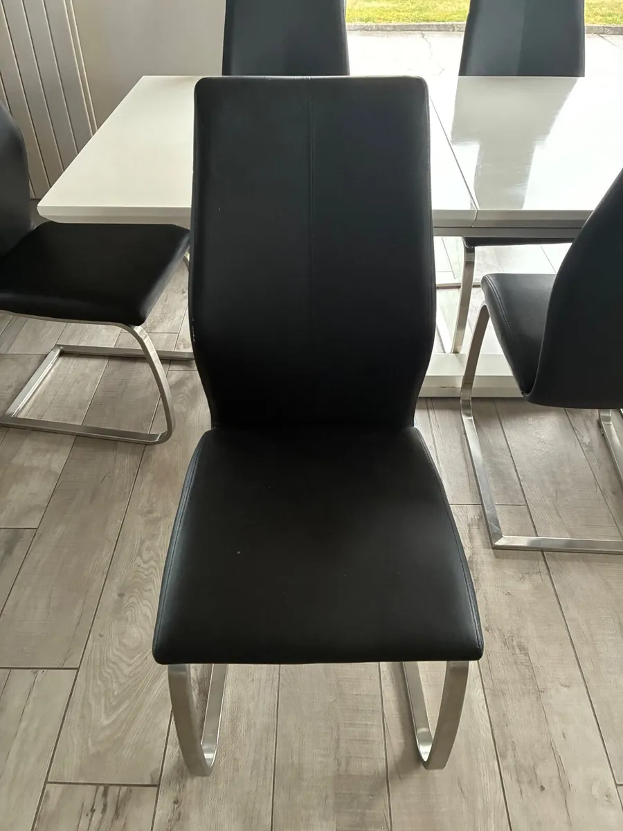 Dining table and chairs - Image 2
