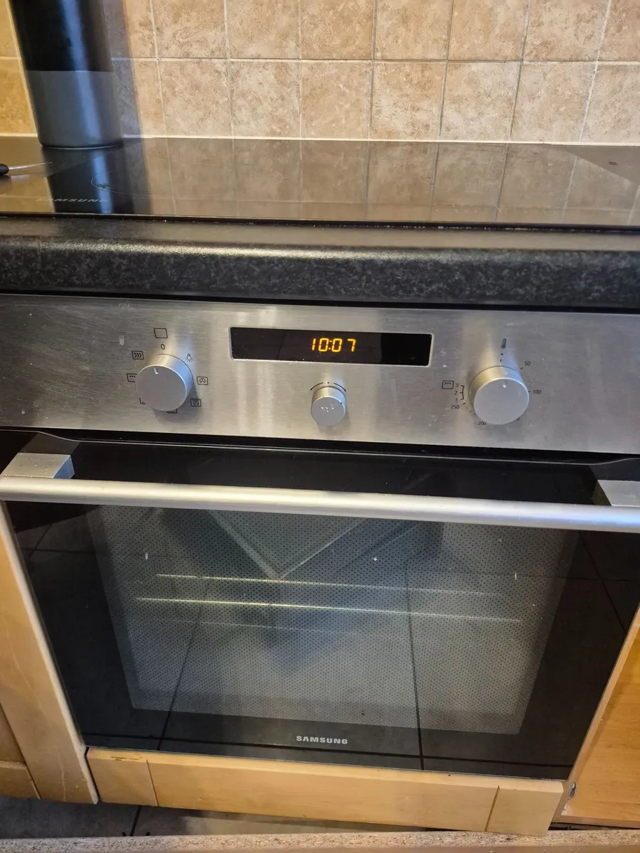 Oven, hub, sink, extractor - Image 2